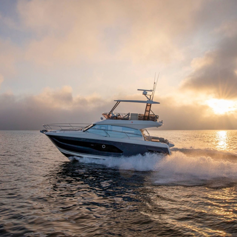 Prestige 420 Fly-denmar-yachting.com