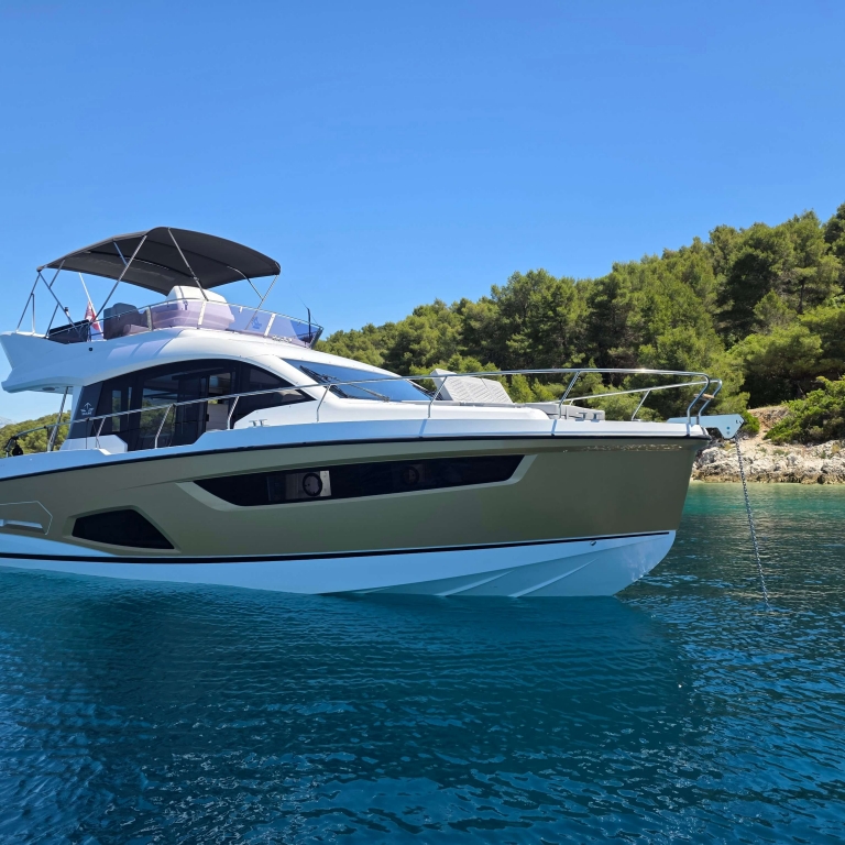 Sealine F430 Fly-denmar-yachting.com
