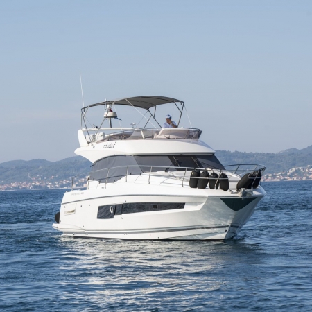 Prestige 46 Fly-denmar-yachting.com